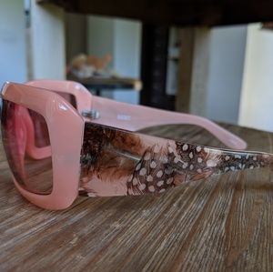 Badgley Mischka - Feather inlay sunglasses